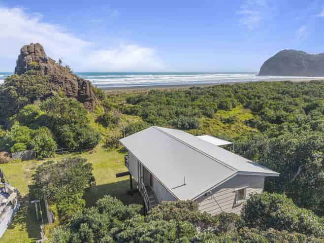 36 North Piha Road, Piha