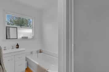 2/2 Greenpark Street, Hoon Hay