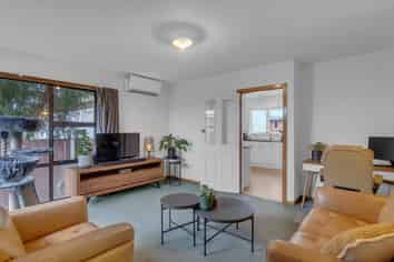 2/2 Greenpark Street, Hoon Hay