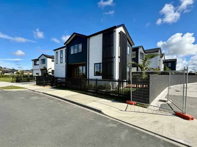 1/73 Te Taruna Drive, Milldale