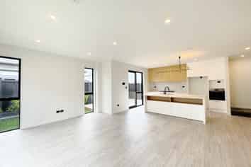 1/73 Te Taruna Drive, Milldale