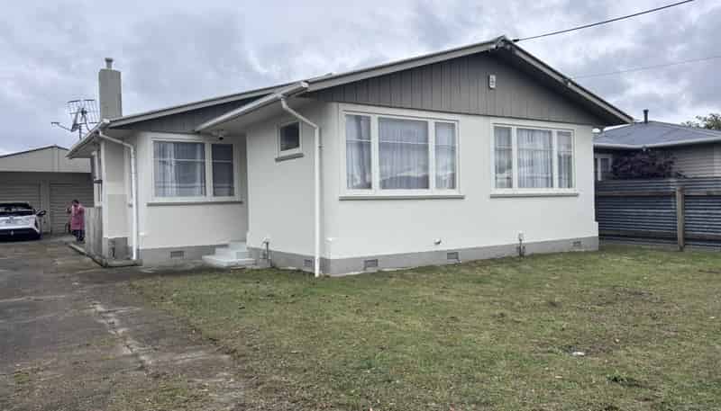 27 Duff Crescent, Highbury