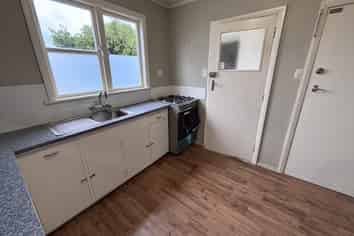 27 Duff Crescent, Highbury