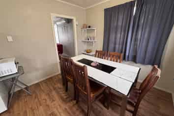 27 Duff Crescent, Highbury