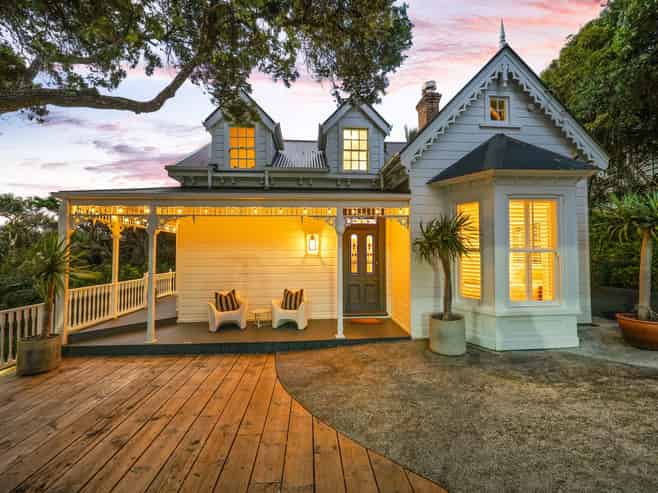 36 Queen Street, Northcote Point