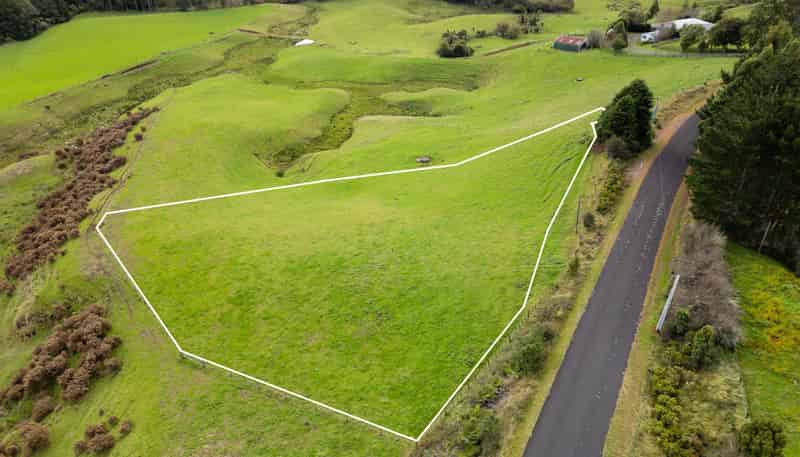 747 Limeworks Loop Road, Karamu