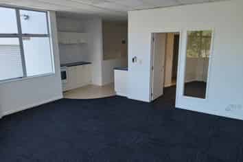 GRUNTY LIVE AND WORK
