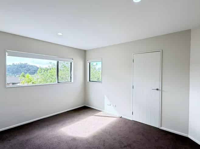 9 Amber Glen, Albany