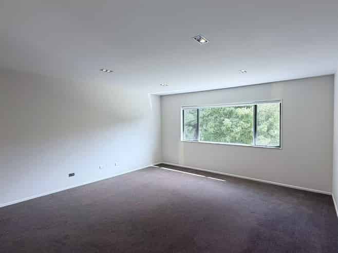 9 Amber Glen, Albany