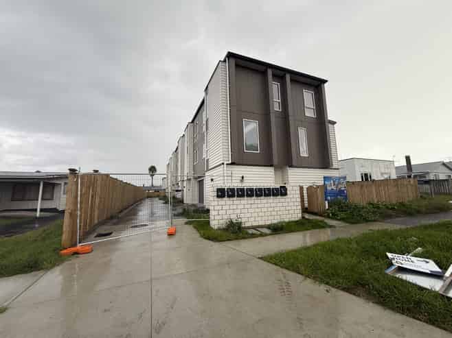 3/36 Halsey Road, Manurewa