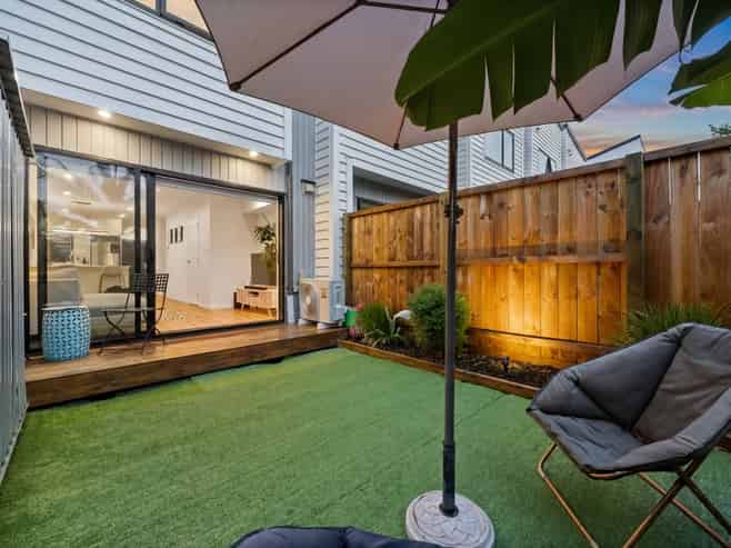 5/9 Flanshaw Road, Te Atatu South