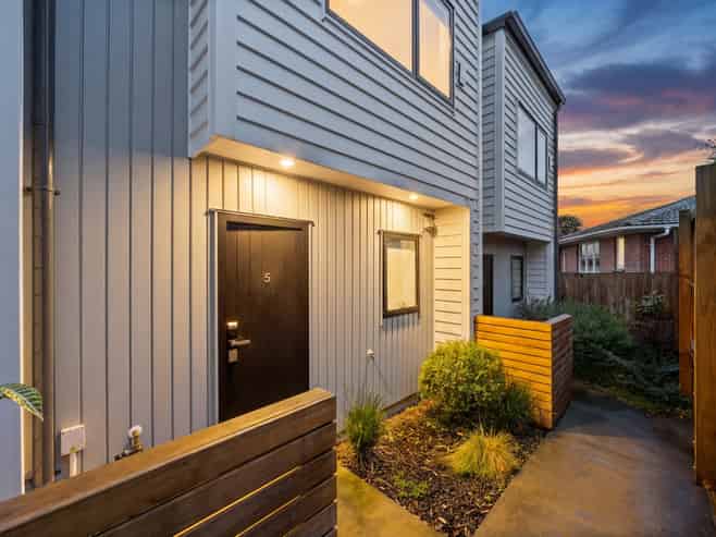 5/9 Flanshaw Road, Te Atatu South