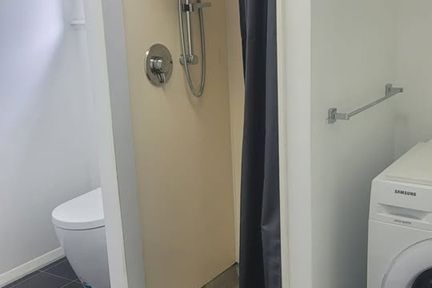 Partly furnished self-contained 2 bed unit – pohled 5