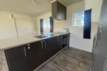 B/12 Sturges Road, Henderson