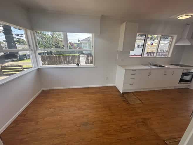 A/135 Weymouth Road, Weymouth