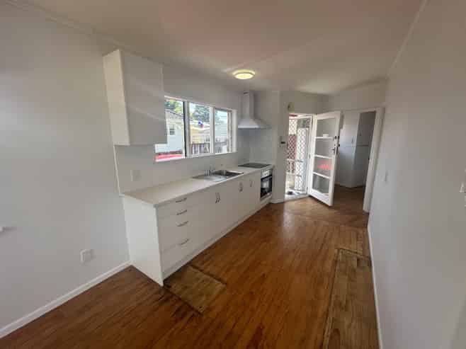 A/135 Weymouth Road, Weymouth