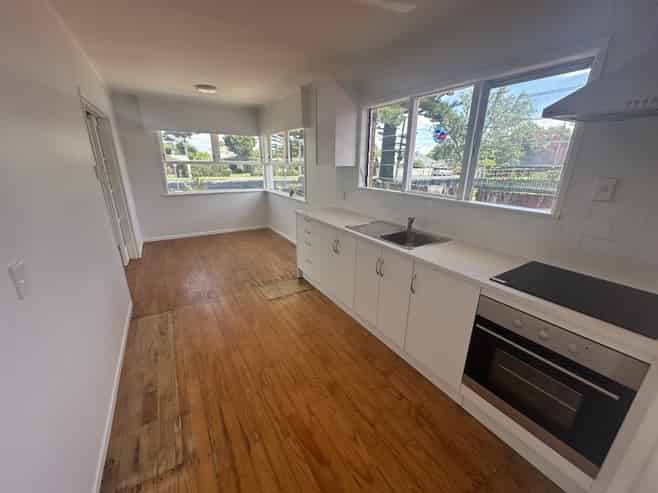 A/135 Weymouth Road, Weymouth