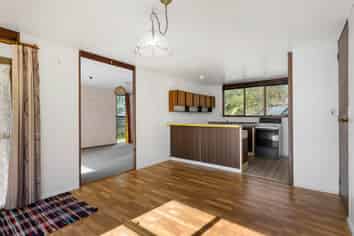 10 Walton Street, Red Beach