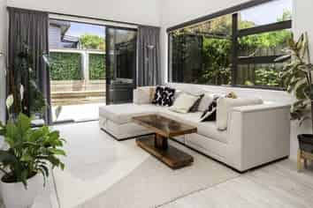 19 Janet Street, Sunnyhills