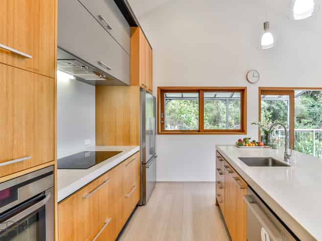 184 Laingholm Drive, Titirangi