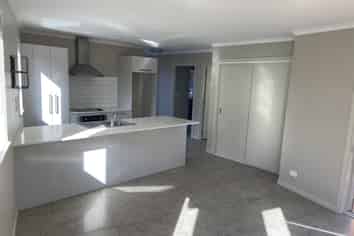 6a Mill Grove, Riverhead