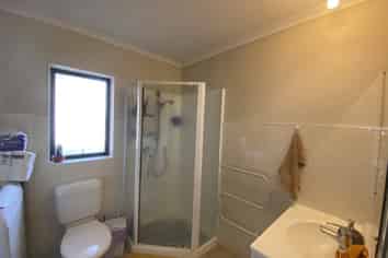 2/31A Hilltop Road, Flat Bush