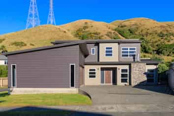 11 Yarnbrook Grove, Churton Park