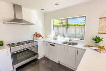 11 Yarnbrook Grove, Churton Park