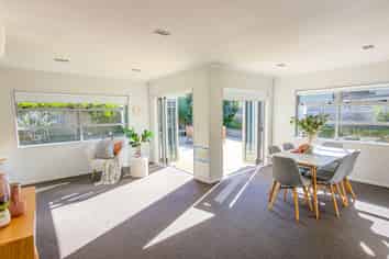 11 Yarnbrook Grove, Churton Park