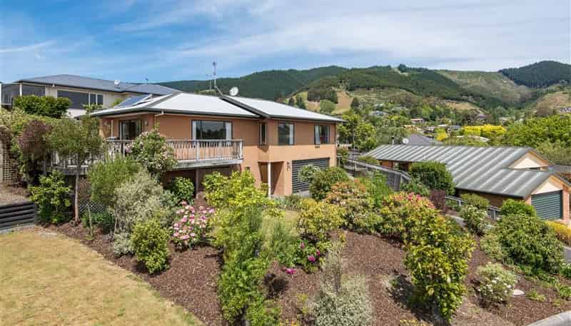 6 Lingfield Place, Richmond