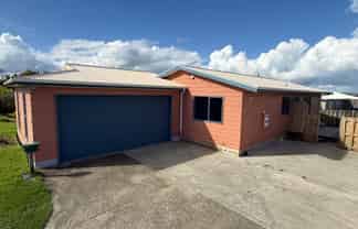 26 Manukau Road, Raglan