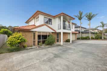 42  Peninsula Road, Mangere