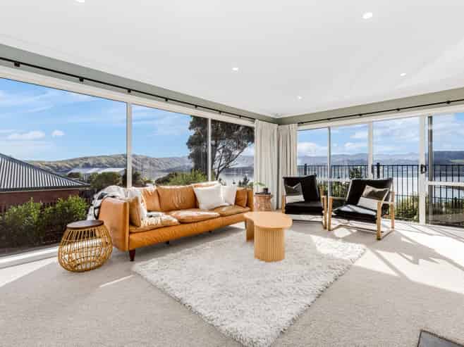 11 Spinnaker Drive, Whitby