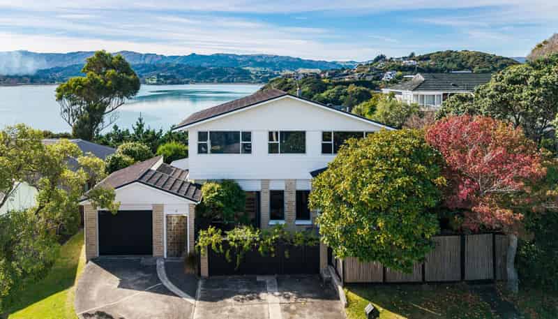 11 Spinnaker Drive, Whitby