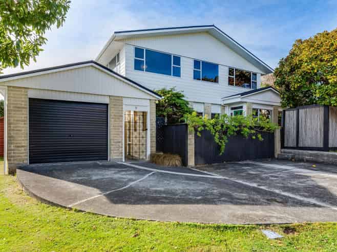 11 Spinnaker Drive, Whitby