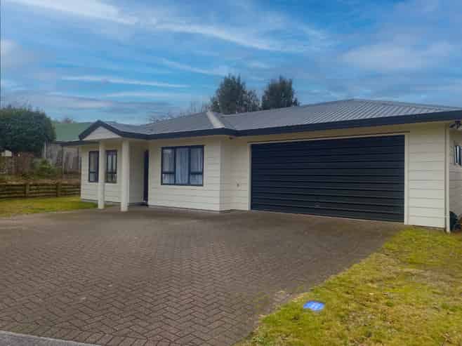 13  Robinson Terrace, Rangatira Park