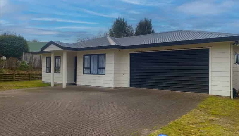 13  Robinson Terrace, Rangatira Park