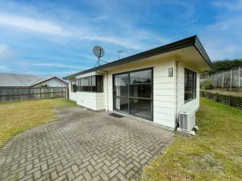 13  Robinson Terrace, Rangatira Park