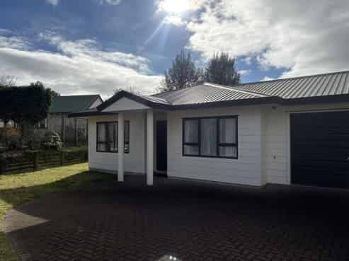 13  Robinson Terrace, Rangatira Park