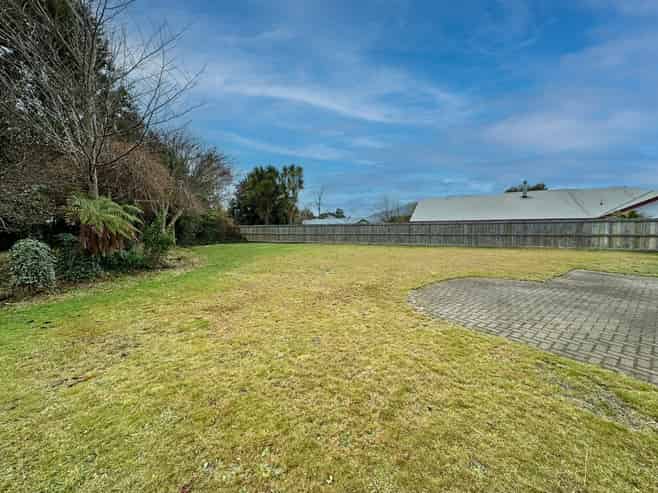 13  Robinson Terrace, Rangatira Park