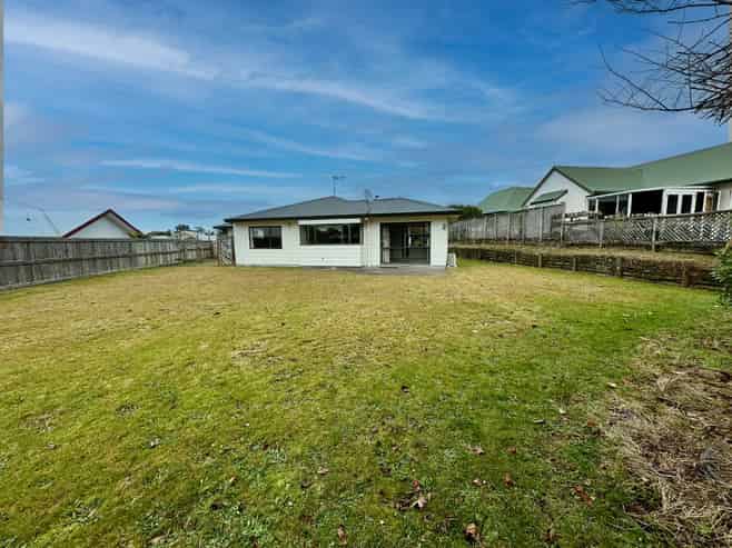 13  Robinson Terrace, Rangatira Park