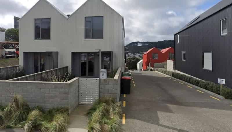 1/383 Adelaide Road, Newtown