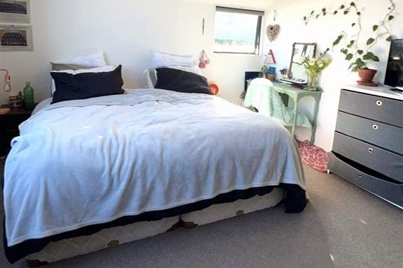 2 Bedroom Unit - Newtown - Altro
