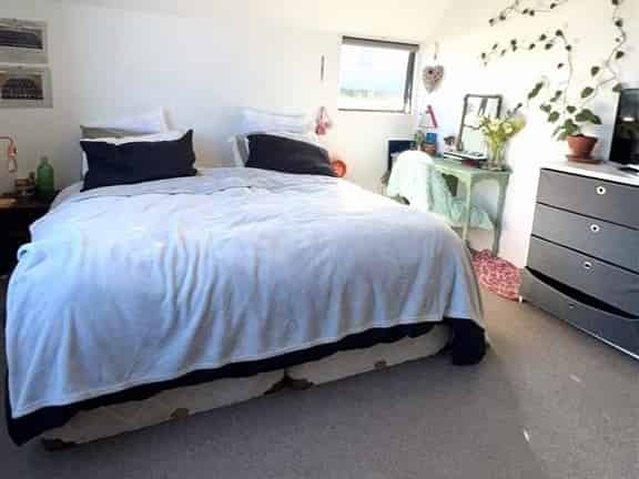 1/383 Adelaide Road, Newtown