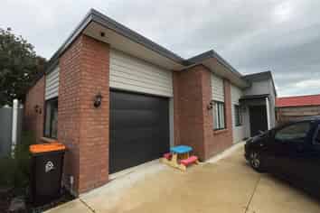 8A Upham Terrace, Roslyn