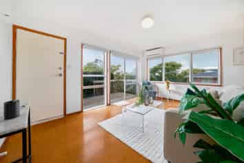 2/114 Eban Avenue, Hillcrest