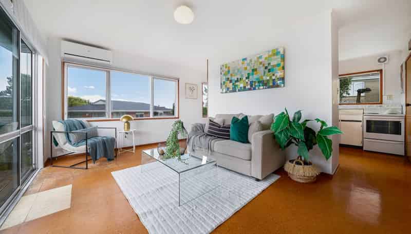 2/114 Eban Avenue, Hillcrest
