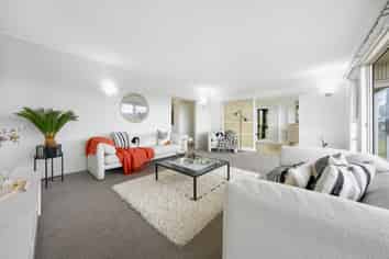 1a/114 Eban Avenue, Hillcrest