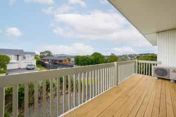 1a/114 Eban Avenue, Hillcrest