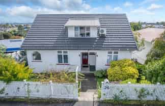 Character Office Gem in Hamilton's Golden Triangle